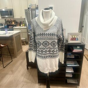 Calvin Klein Cozy White and Black Patterned Sweater